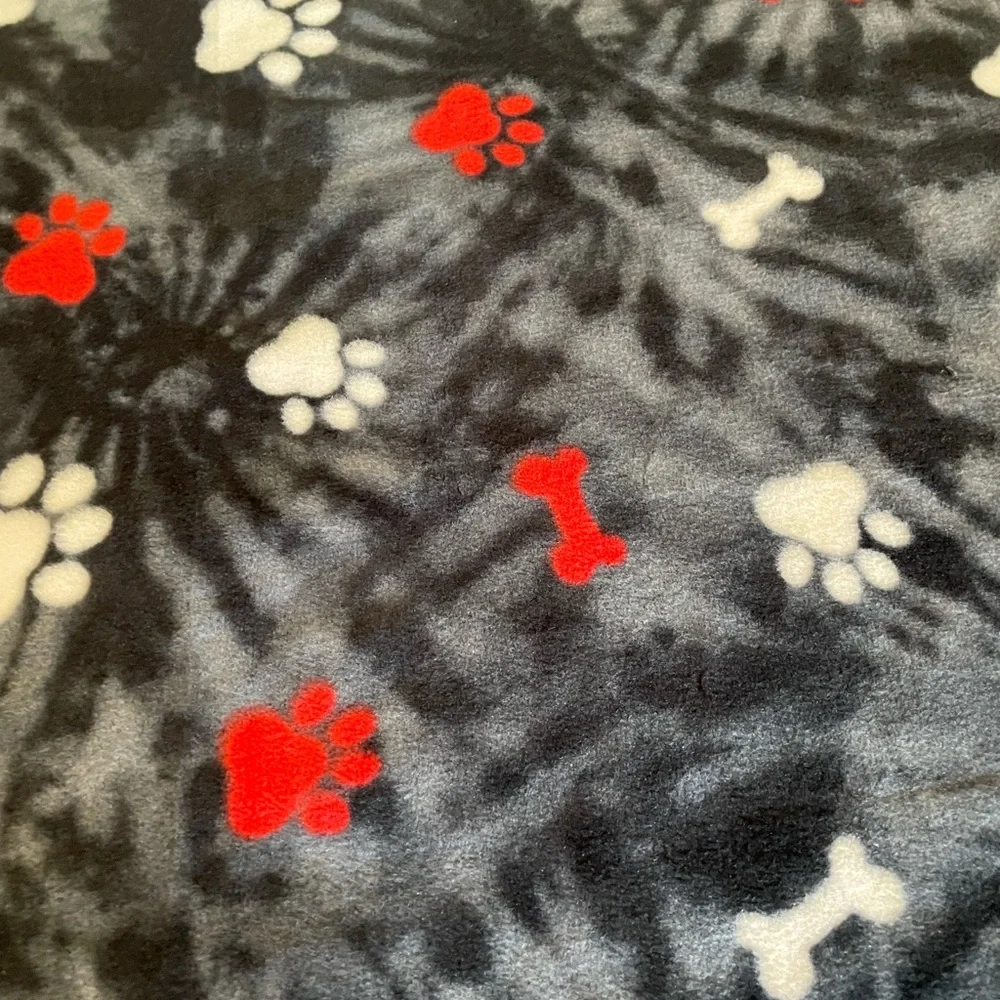 NWT Handmade Fleece Dog Blanket Black/Gray Tie Dye W Red/White Paw Prints/Bones